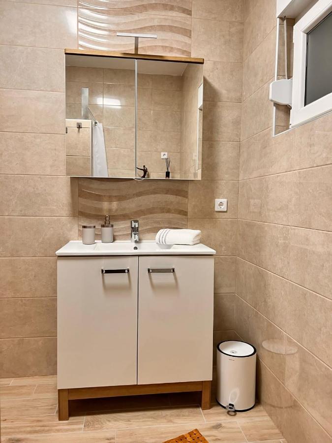 Apartmani Tin Starigrad Paklenica Exteriör bild