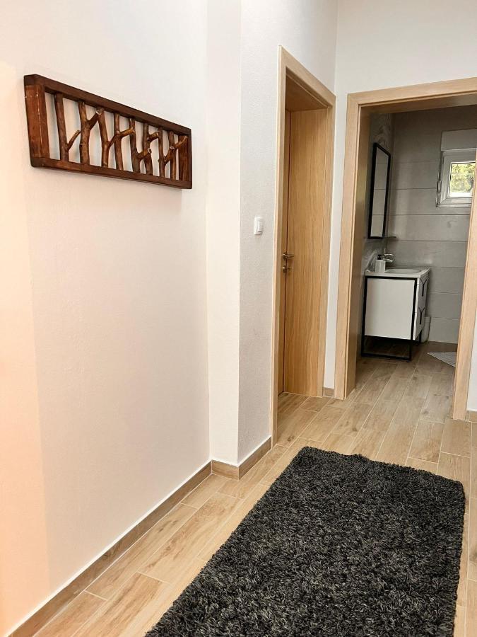 Apartmani Tin Starigrad Paklenica Exteriör bild