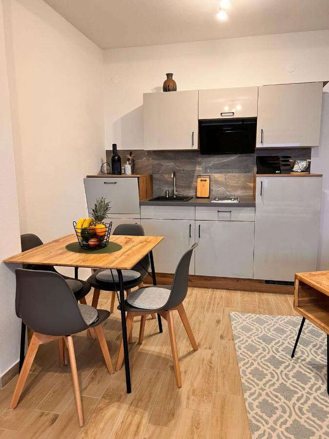 Apartmani Tin Starigrad Paklenica Exteriör bild